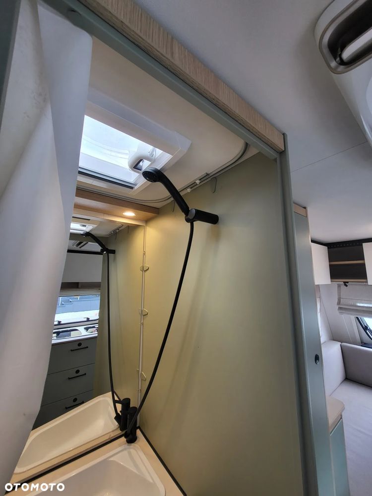 LMC Style 530 E - Łóżka wzdłużne + salon podkowa - 13