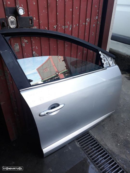 RENAULT FLUENCE PORTA FRENTE DIREITA - PF736 - 2