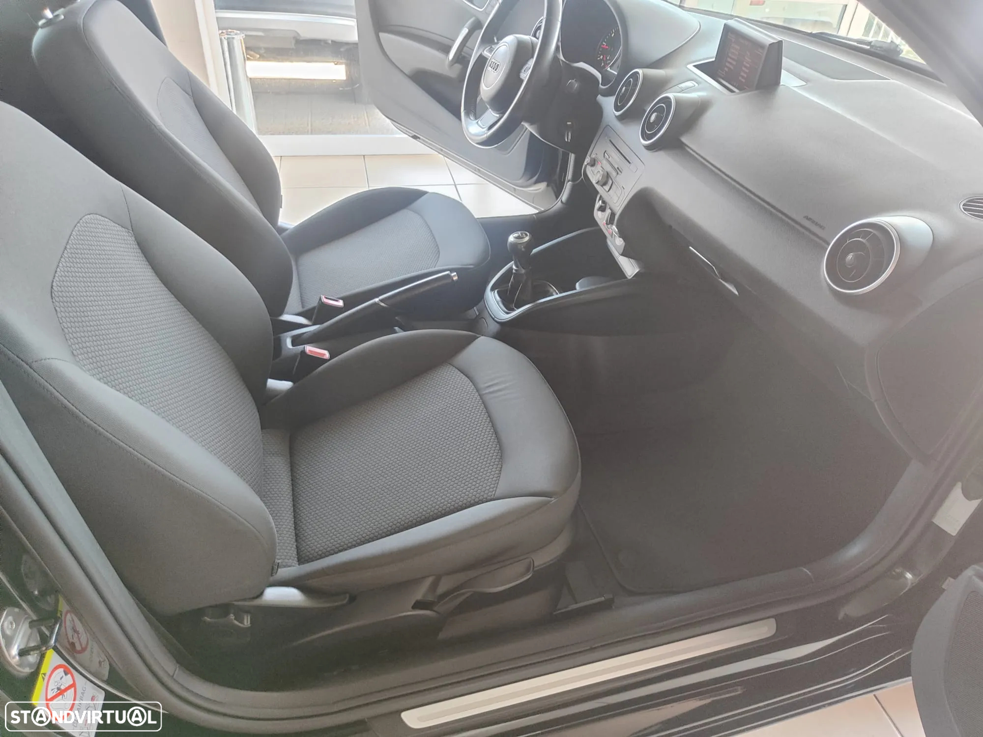 Audi A1 1.6 TDI Attraction - 15
