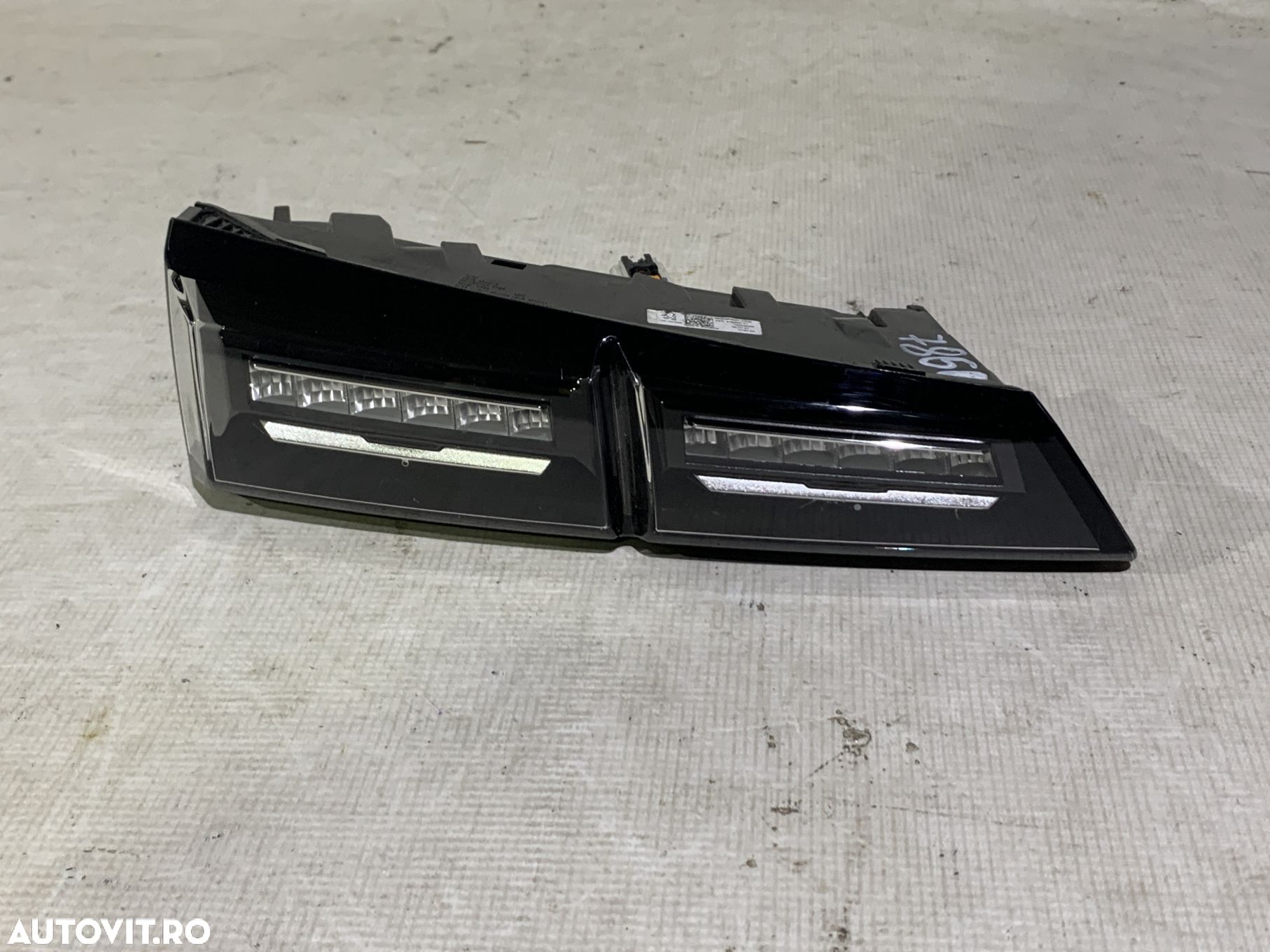 Stop stanga spate pe hayon, Peugeot 308, 2021, 2022, 2023, 2024, cod origine OE 9835300680. - 1