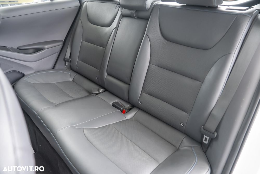 Hyundai IONIQ 1.6 GDI Premium - 26