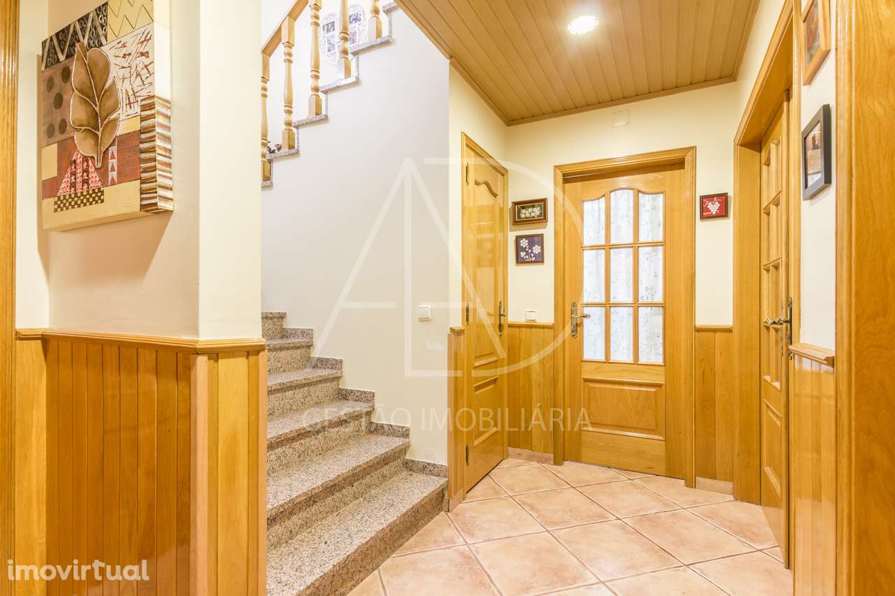 Moradia T5 em Santo André – Espaço, Conforto e Versatilidade - Grande imagem: 4/15