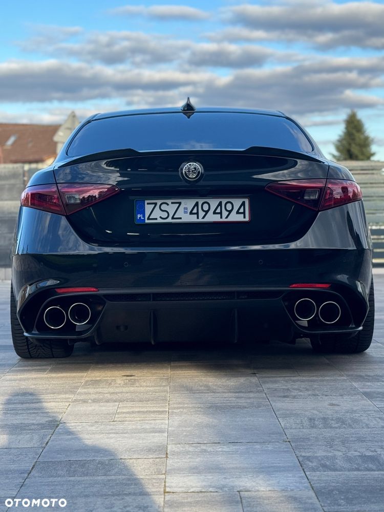 Alfa Romeo Giulia 2.9 Bi Turbo V6 Quadrifoglio - 9