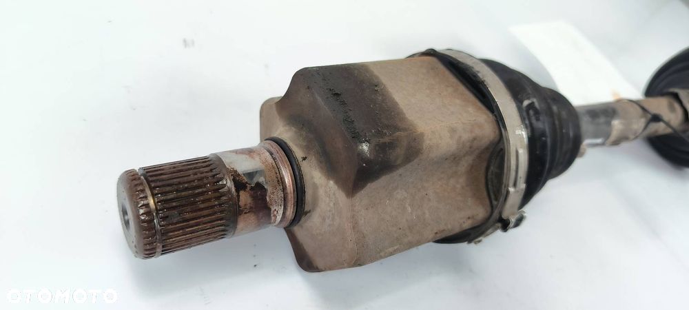 PÓŁOŚ LEWA PRZÓD SKODA OCTAVIA IV - 2