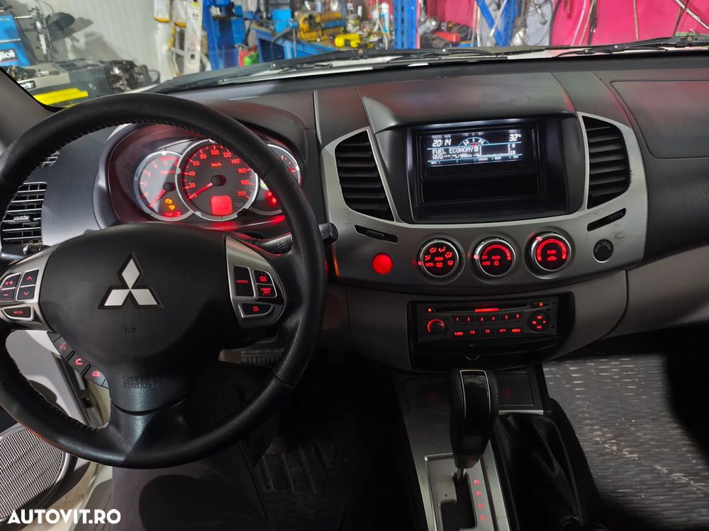Mitsubishi L200 - 16