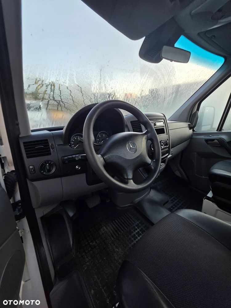 Mercedes-Benz Sprinter - 22