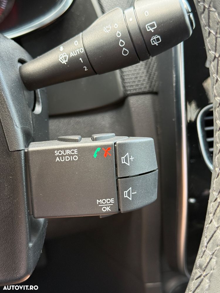 Renault Clio ENERGY TCe 90 Start & Stop LIMITED 2018 - 36