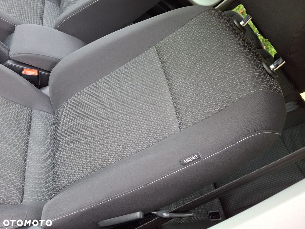 Volkswagen Caddy - 9