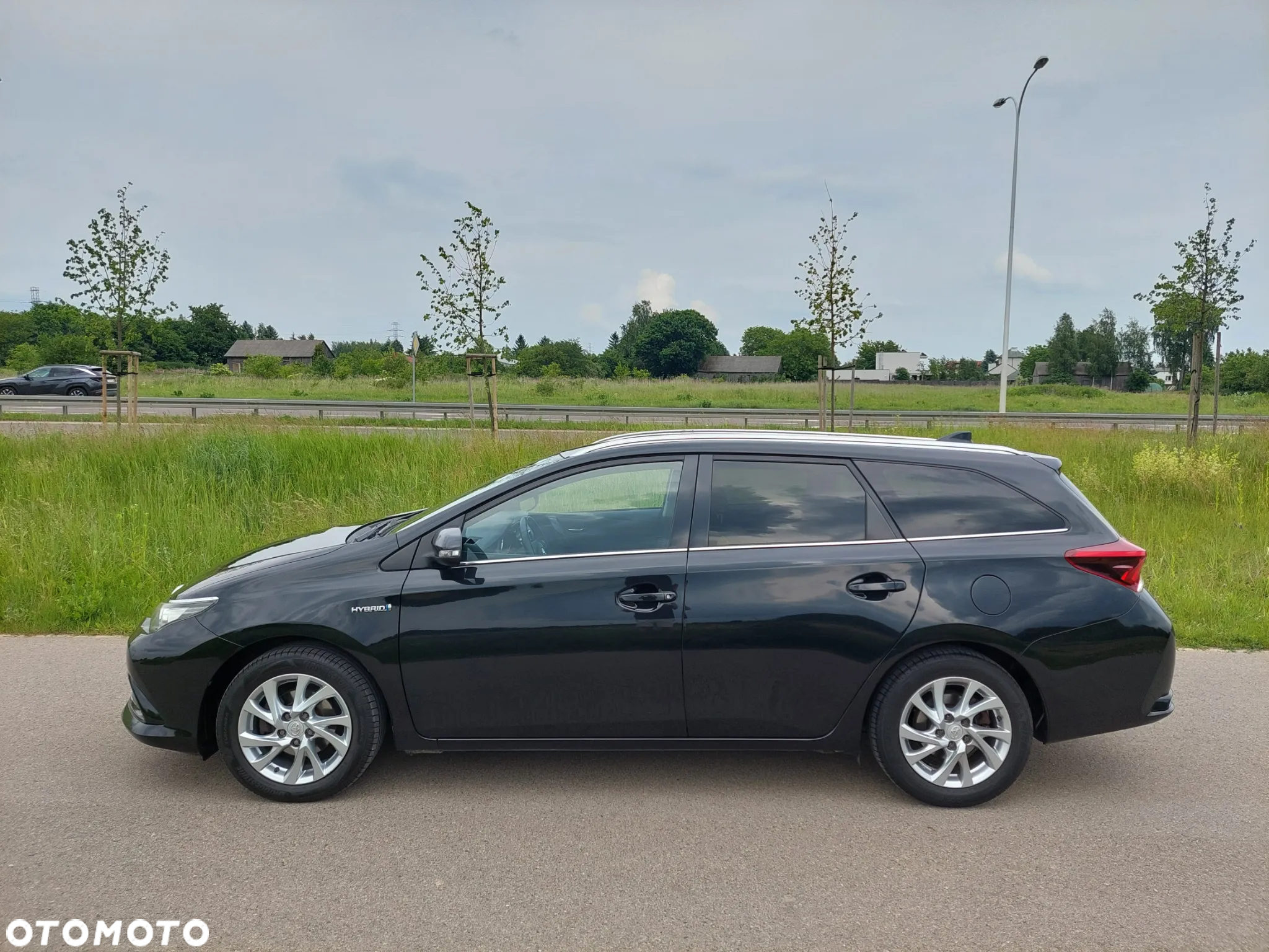 Toyota Auris Hybrid 135 Premium - 2