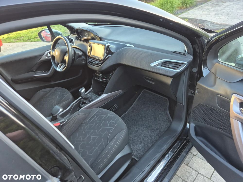 Peugeot 2008 PureTech 82 Active - 12