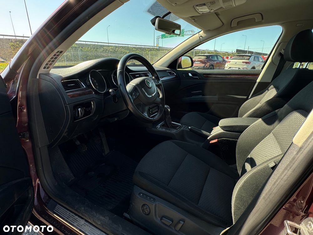 Skoda Superb 2.0 TDI Elegance - 11