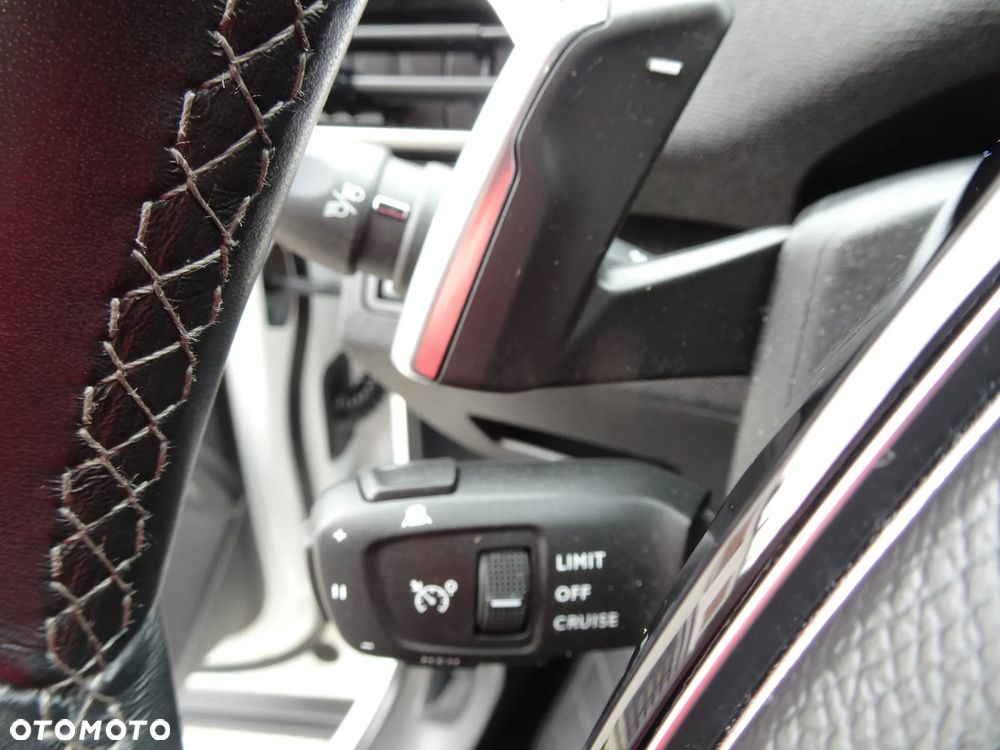Peugeot 3008 1.5 BlueHDi Allure Pack S&S EAT8 - 39