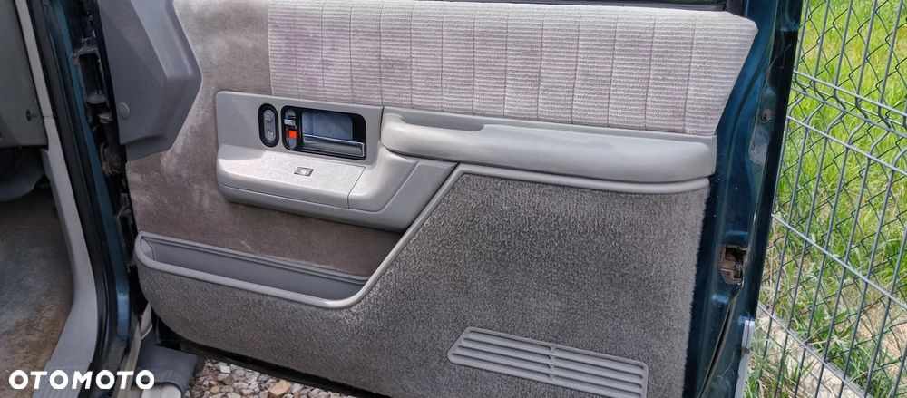 Chevrolet Suburban - 13