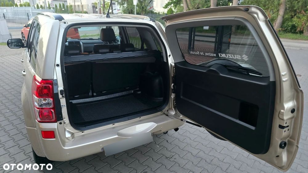 Suzuki Grand Vitara 1.9 DDiS De Luxe EU5 - 10