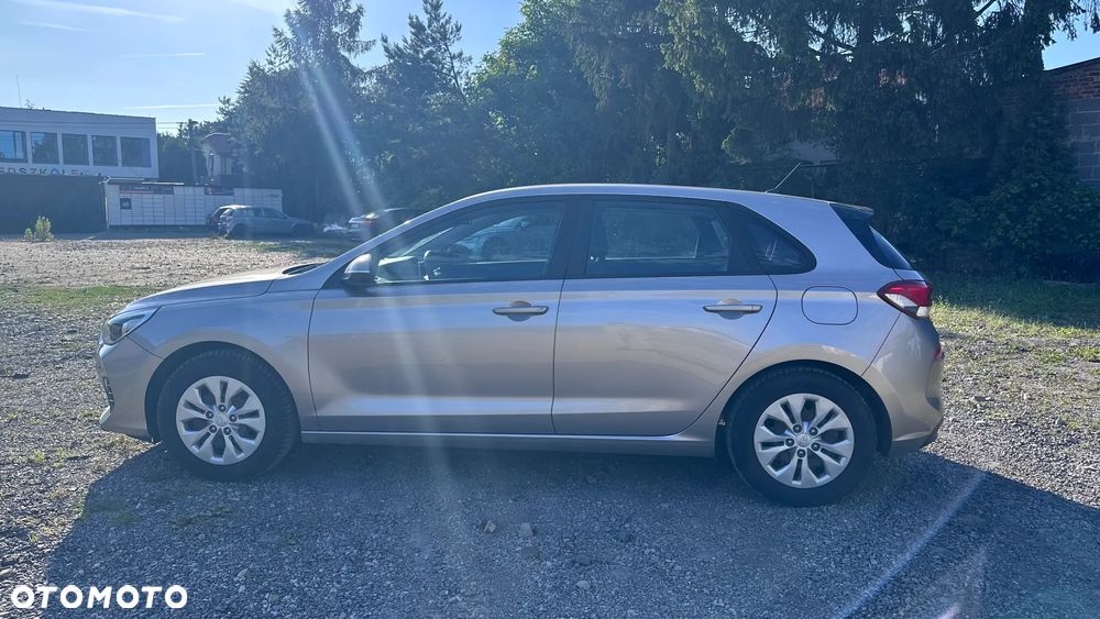 Hyundai i30 1.4 Classic + - 17