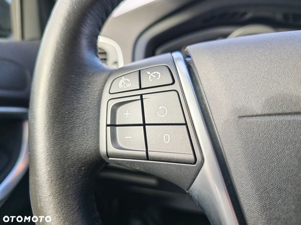 Volvo V40 T3 Drive-E Momentum - 31