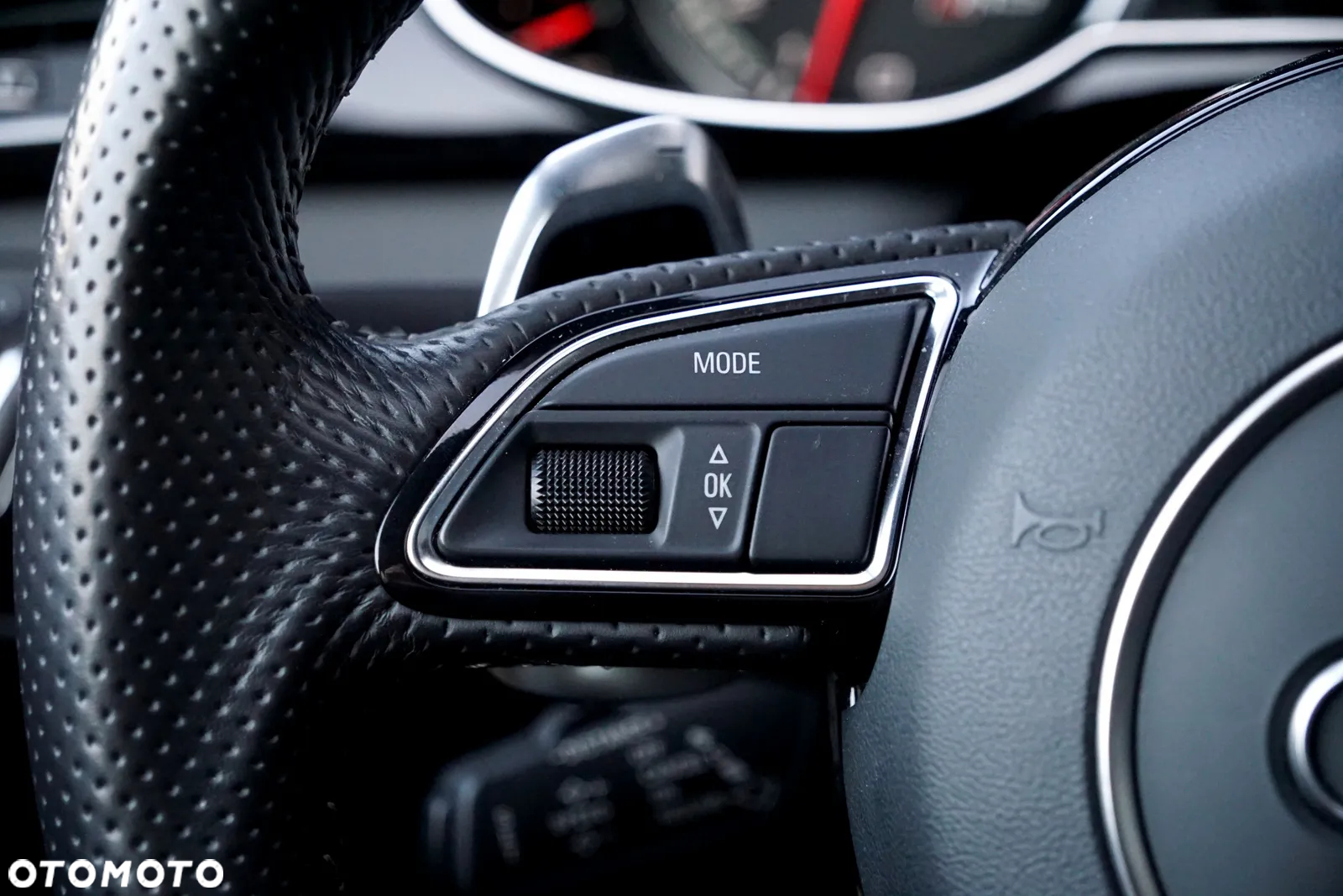 Audi RS4 Standard - 30