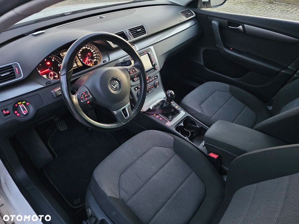 Volkswagen Passat Variant 2.0 TDI BlueMotion Technology Business Edition - 16