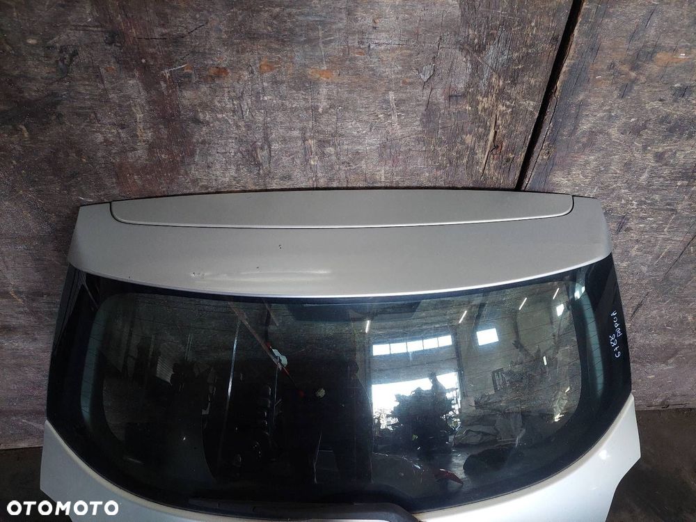 KOMPLETNY TYŁ KLAPA BAGAŻNIKA ZDERZAK TYŁ LAMPY TOYOTA AURIS I HB 5D 1C0 - 11