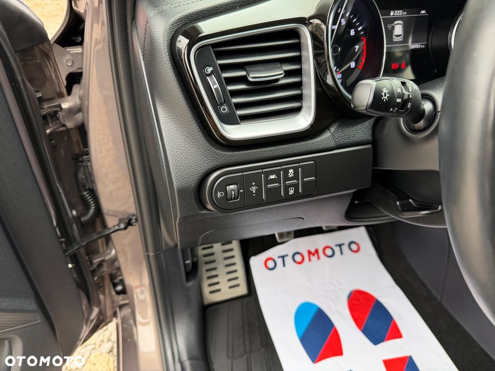 Kia Ceed 1.4 T-GDI L Business Line Plus - 17