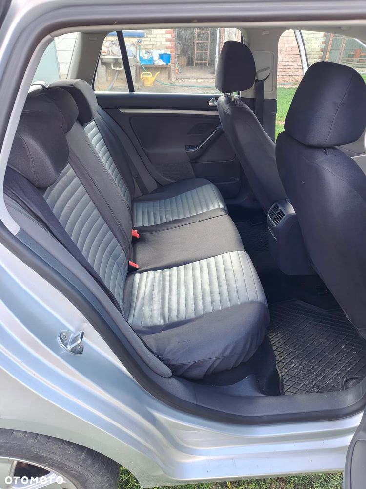 Volkswagen Golf 1.9 TDI DPF Edition BlueMotion - 9