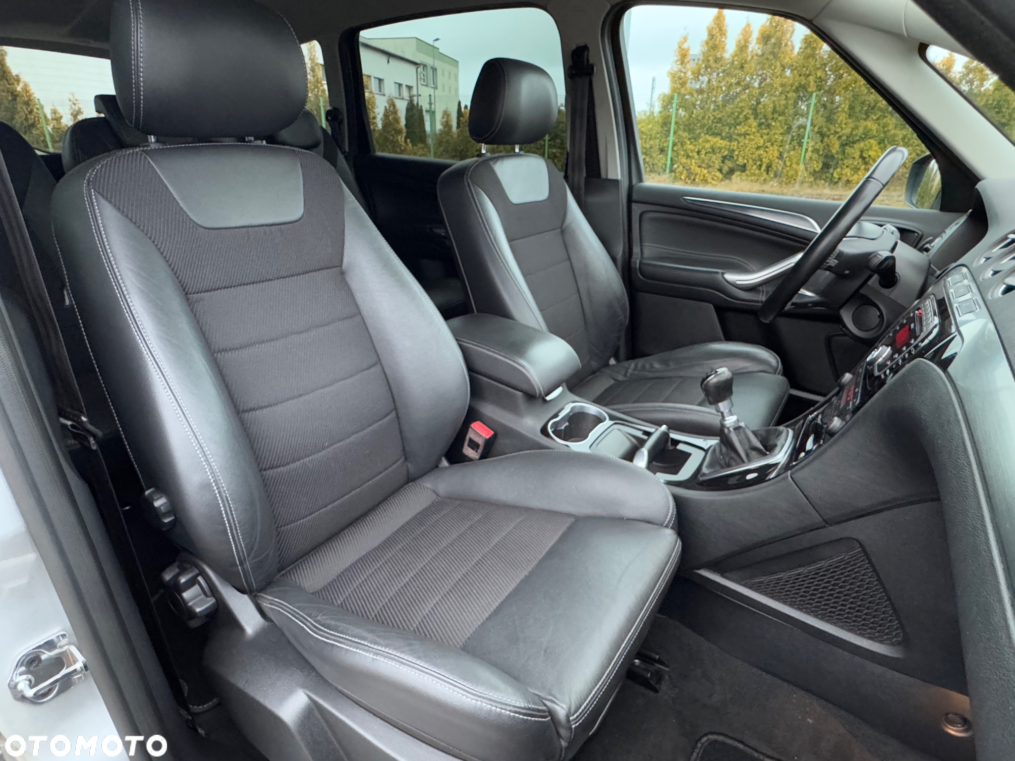 Ford S-Max - 17