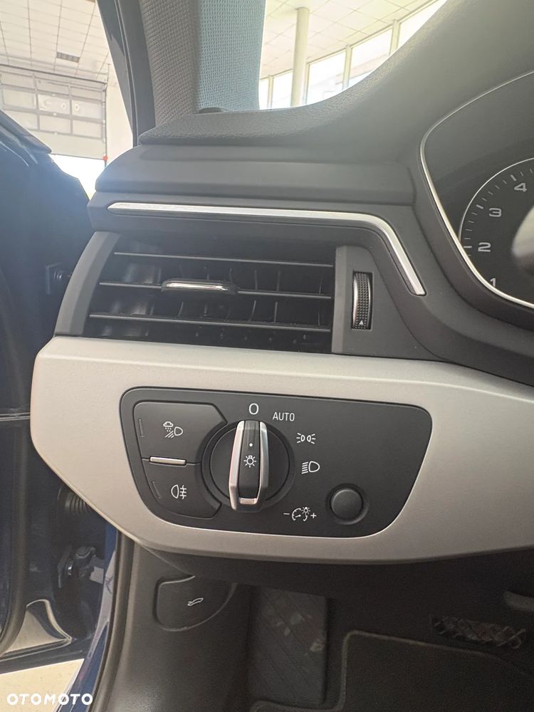 Audi A4 Limousine 35 TFSI mHEV S Line S tronic - 10