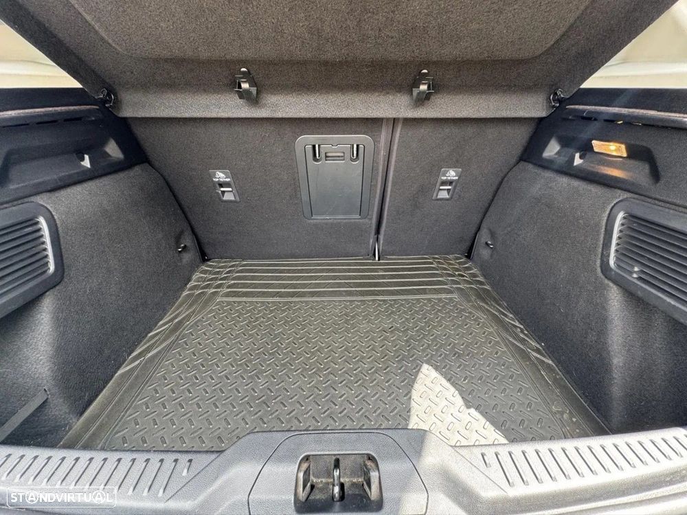 Ford Focus 1.5 EcoBoost Vignale — fotografia 20