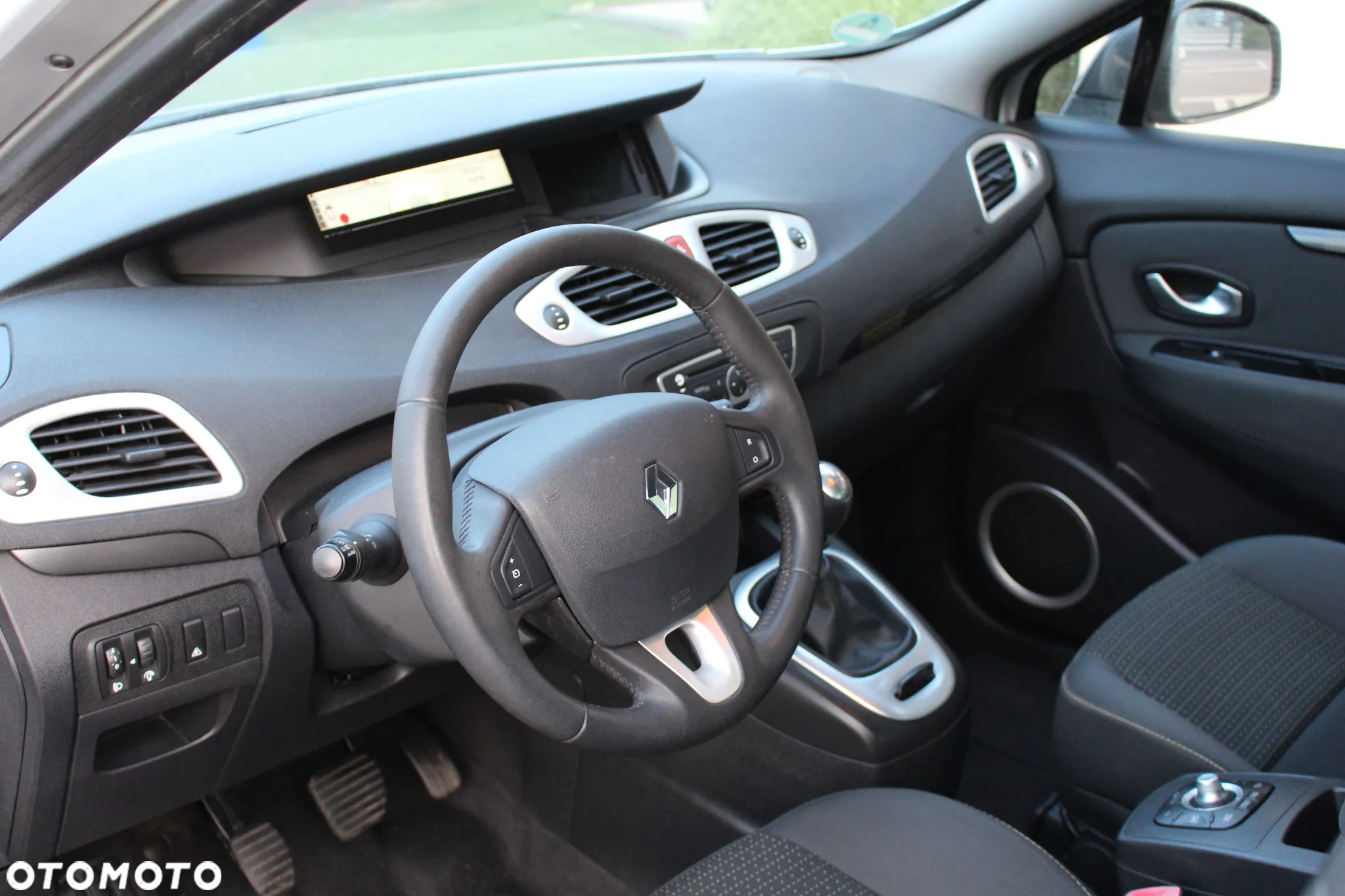 Renault Scenic 1.6 16V 110 Dynamique - 9