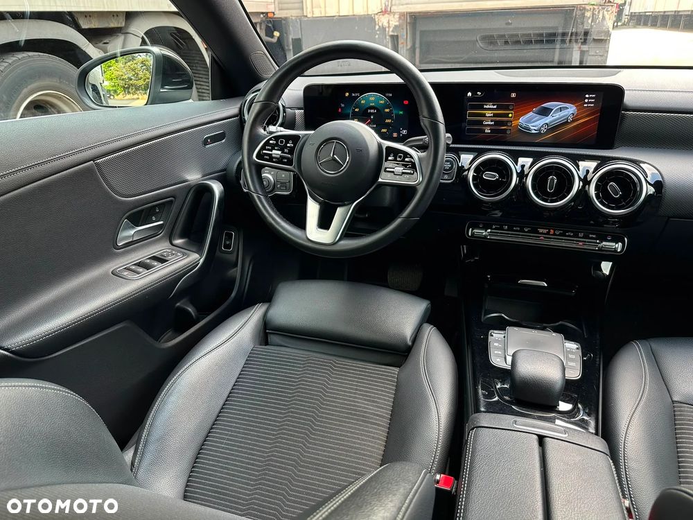 Mercedes-Benz CLA 200 d Progressive 8G-DCT - 5