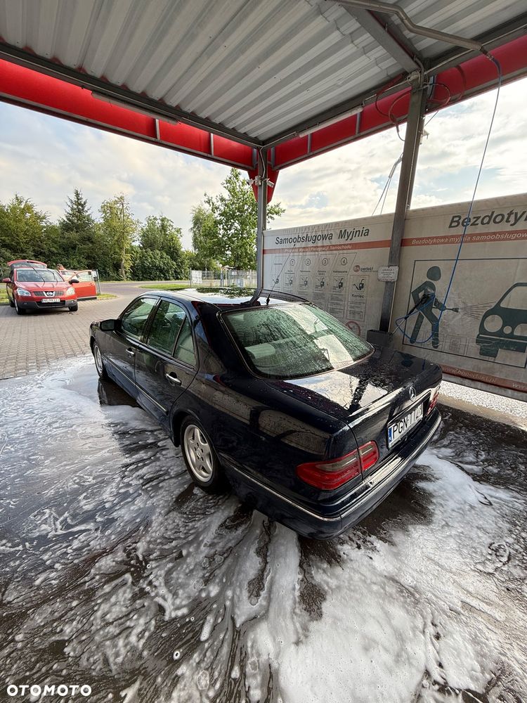 Mercedes-Benz Klasa E - 2