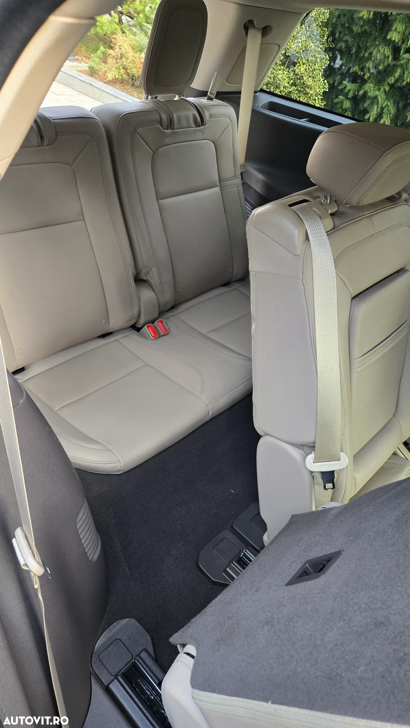 Lincoln Aviator - 11
