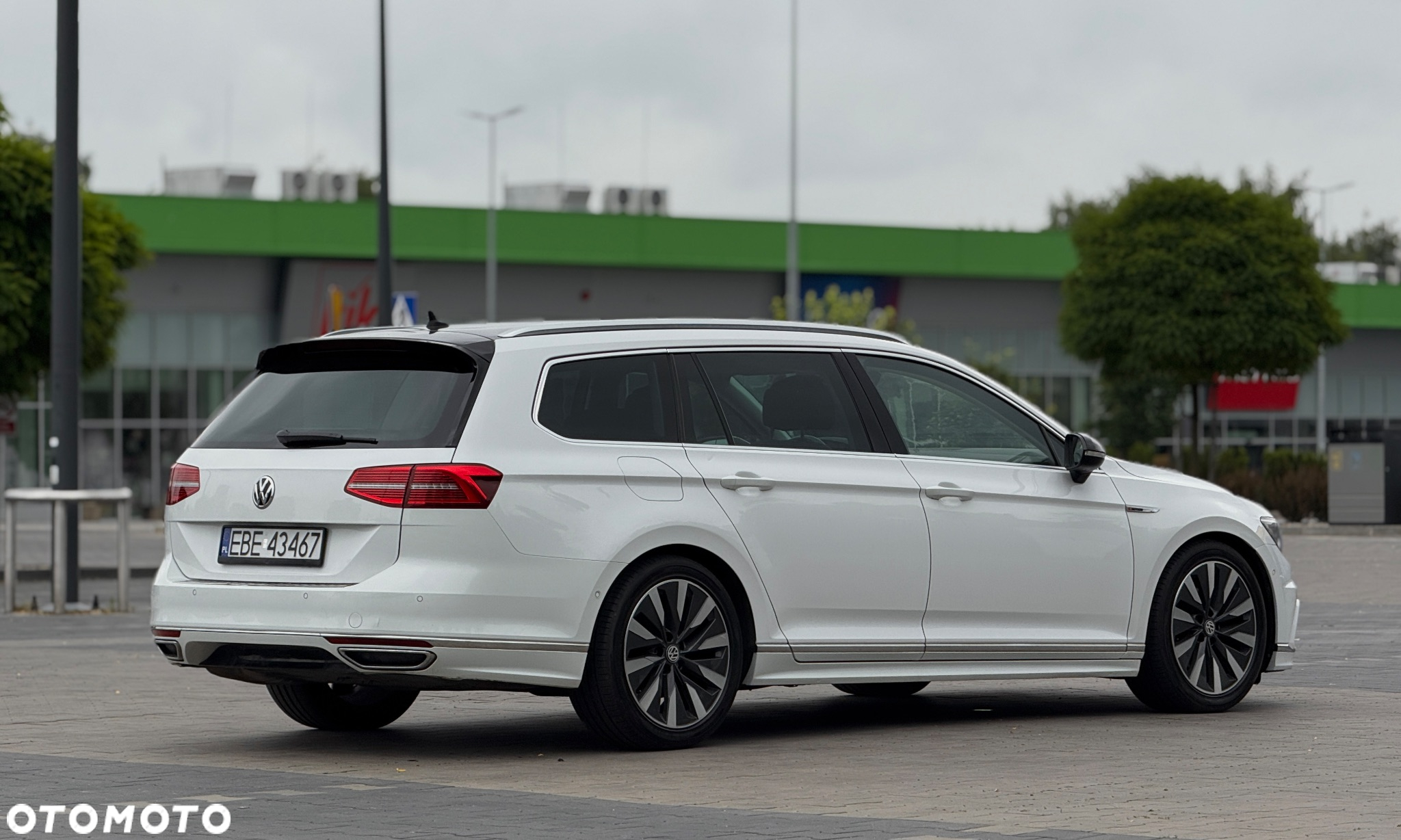 Volkswagen Passat Variant 2.0 TDI SCR DSG (BlueM Tech) Comfortline - 8