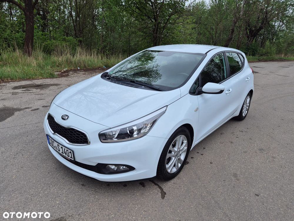 Kia Ceed 1.4 CVVT Fifa World Cup Edition - 12