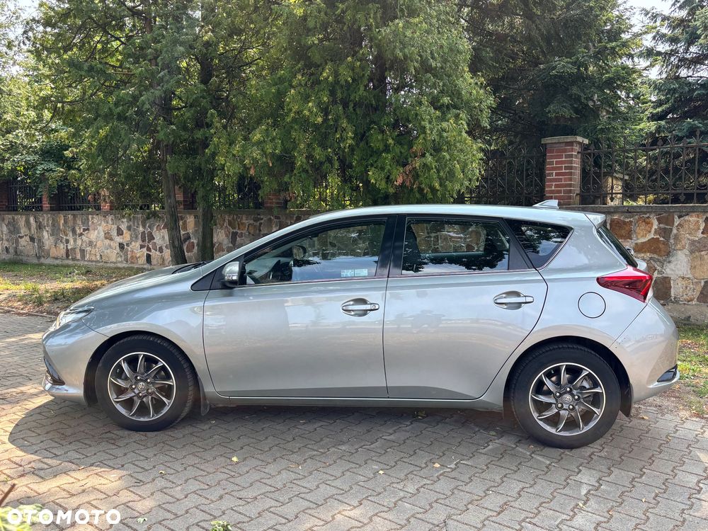 Toyota Auris 1.6 Premium MS - 4