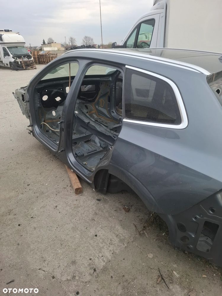 Volvo XC60 II Cała karoseria ćwiartka przod tył szyby komplet kod lakieru 714 - 9