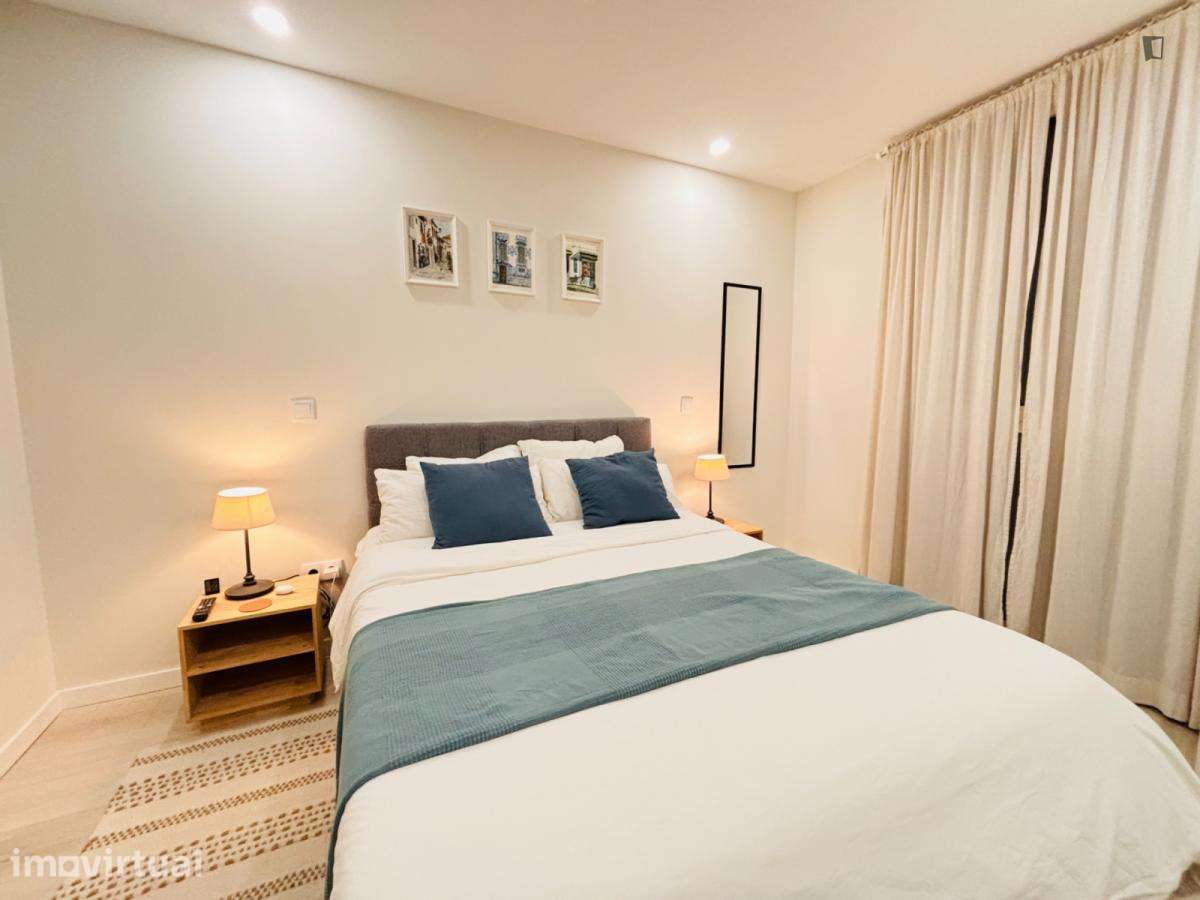 Apartamento com 1 quartos - localizado em Paranhos Porto - Grande imagem: 2/27