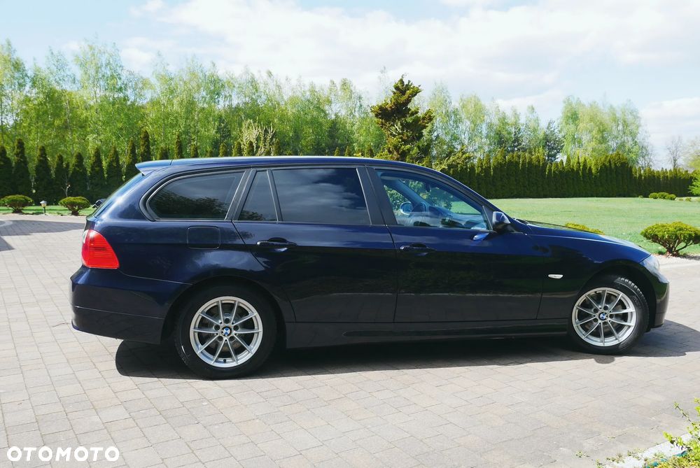 BMW Seria 3 318d - 13