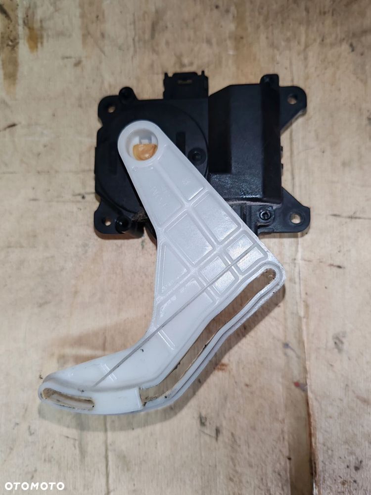silniczek nagrzewnicy sterownik klap 063700-8930 toyota corolla verso 02-09 - 3