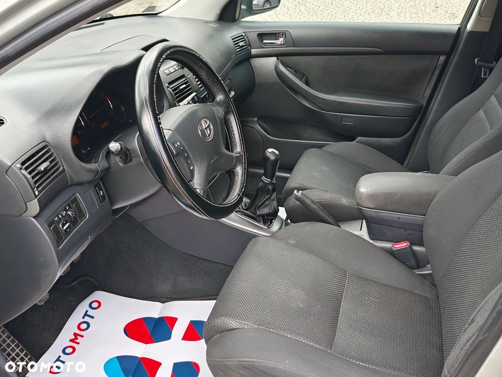 Toyota Avensis 2.0 VVT-i Travel - 7