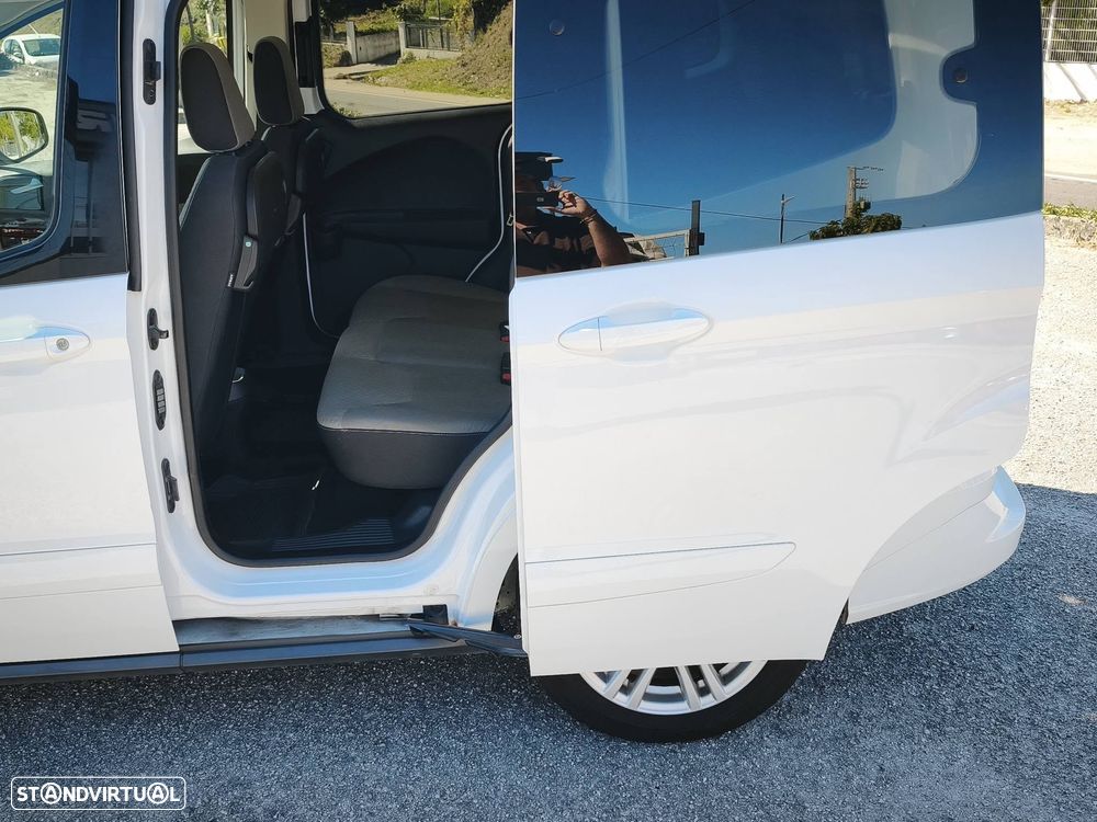 Ford Tourneo Courier 1.0 EcoBoost Titanium - 19