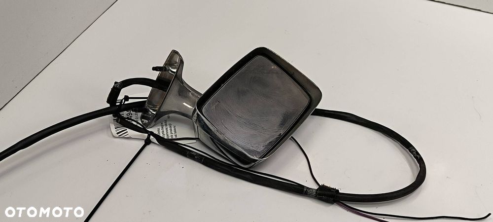 LUSTERKO LEWE CADILLAC ELDORADO - 1