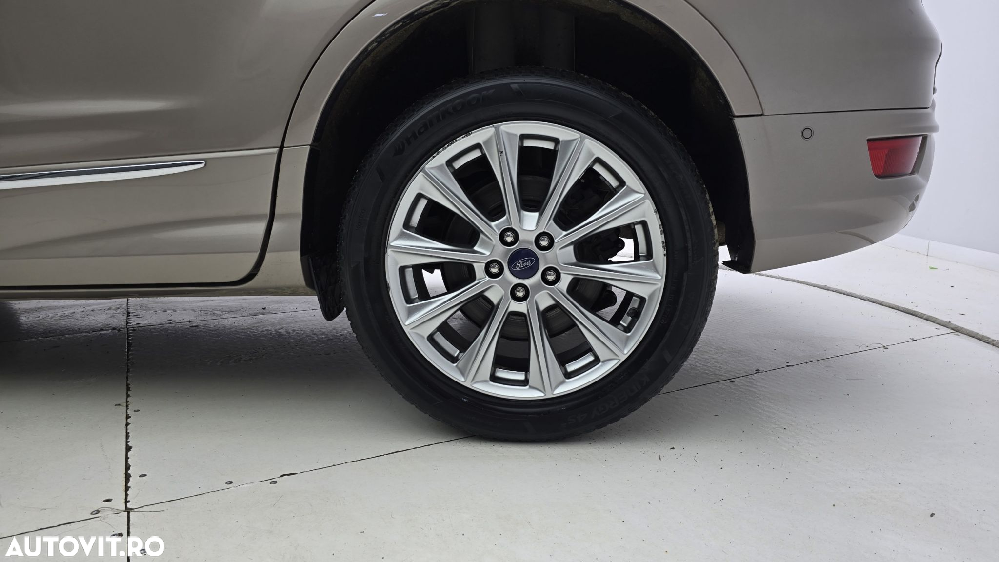 Ford Kuga - 22