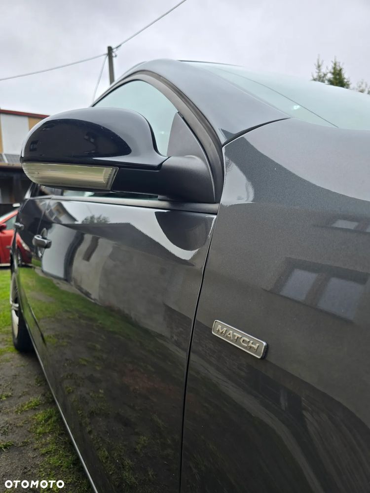 Volkswagen Golf 1.6 TDI DPF MATCH - 12