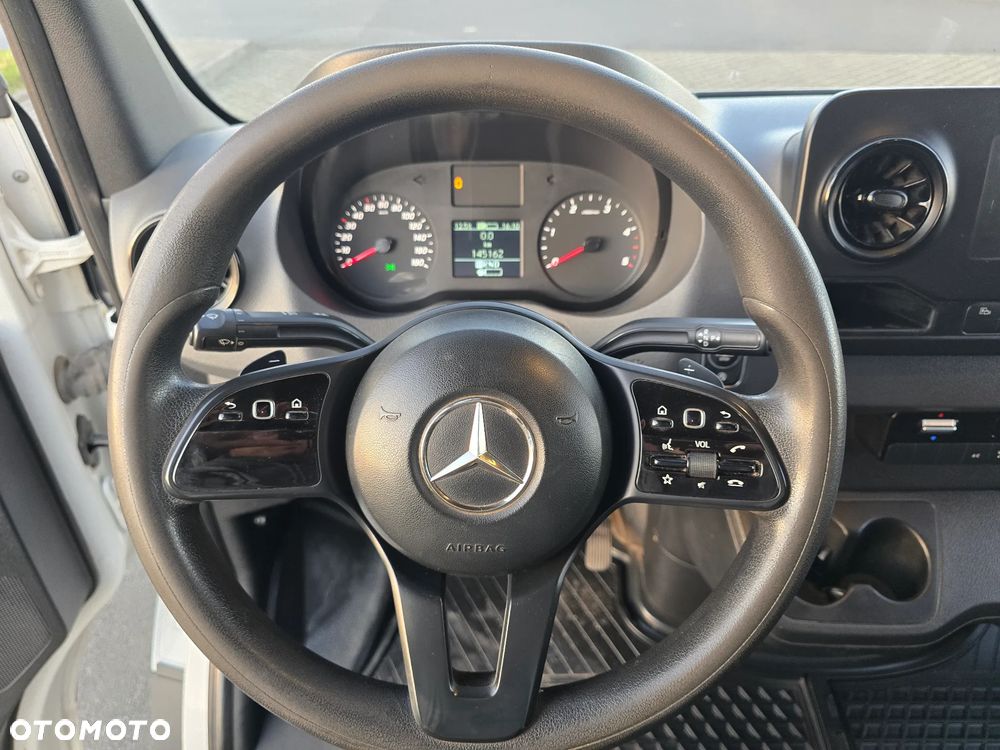 Mercedes-Benz Sprinter - 10