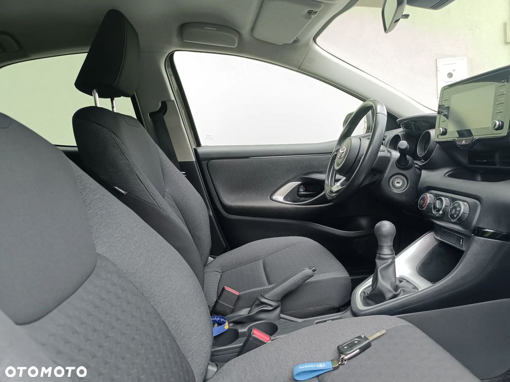 Toyota Yaris 1.0 Premium - 23