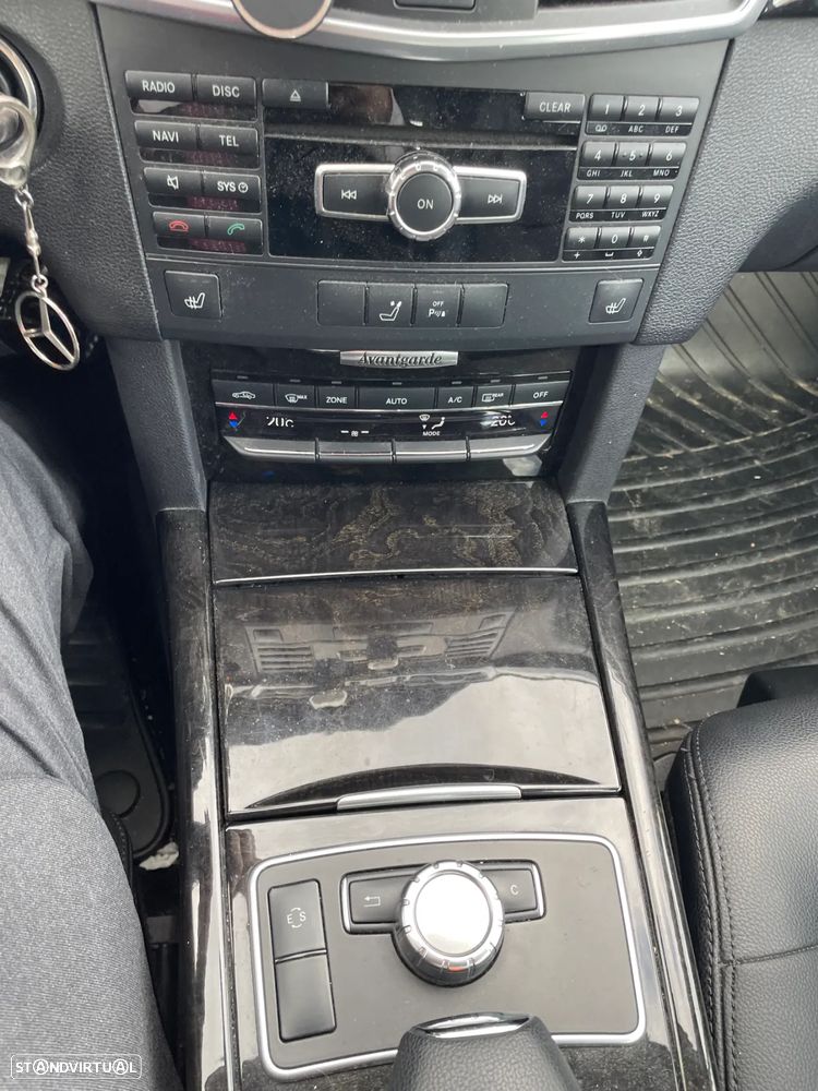 Mercedes-Benz E 300 Bluetec Hybrid Avantgarde - 11