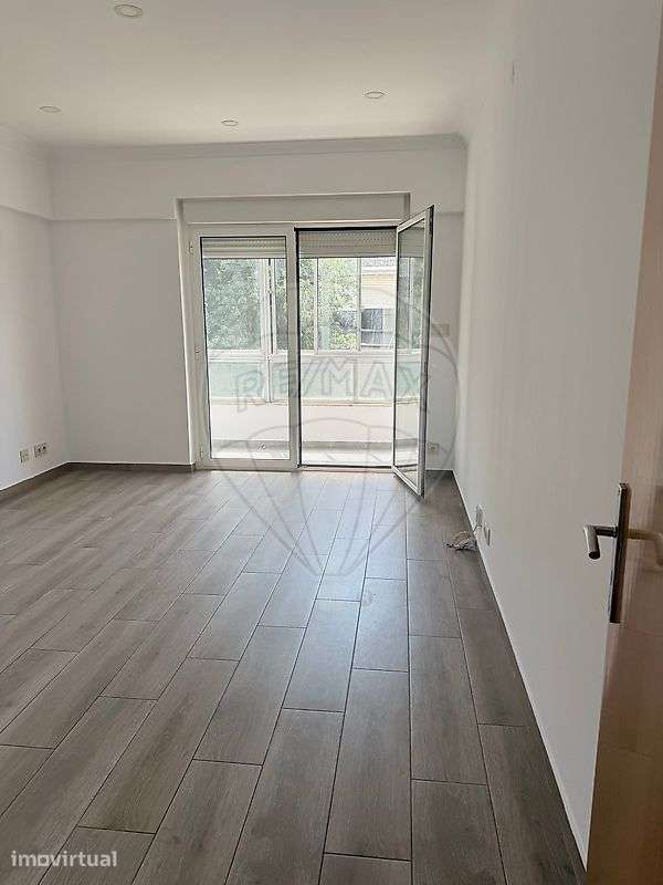 Apartamento T1 para arrendamento - Grande imagem: 2/21