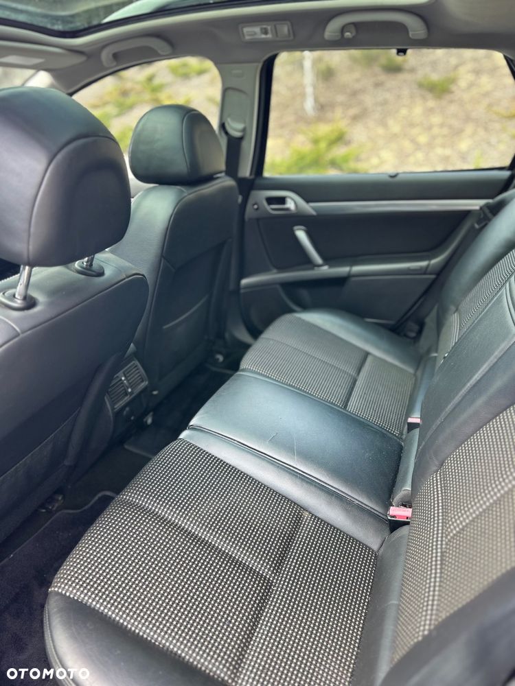 Peugeot 407 HDi 135 Premium - 16