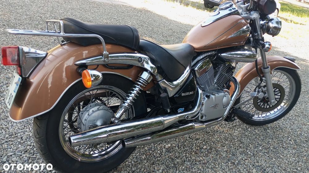 Suzuki Intruder - 8